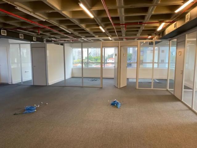 Ponto Comercial aluguel em Região Imediata de São Paulo, Região Metropolitana de São Paulo