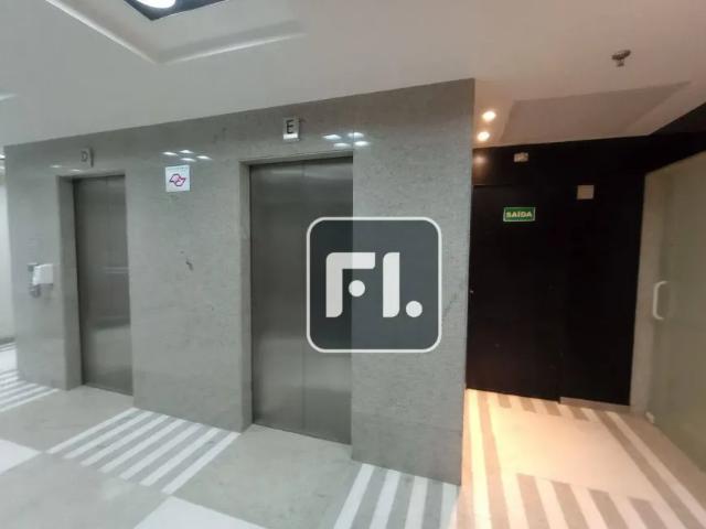 Ponto Comercial aluguel em Região Imediata de São Paulo, Região Metropolitana de São Paulo