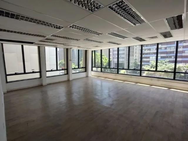Ponto Comercial aluguel em Região Imediata de São Paulo, Região Metropolitana de São Paulo