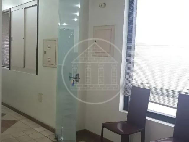 Ponto Comercial aluguel em Região Imediata de São Paulo, Região Metropolitana de São Paulo
