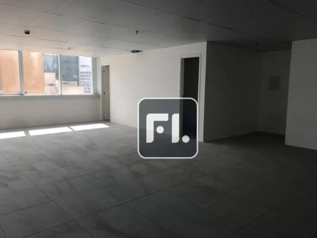 Ponto Comercial aluguel em Região Imediata de São Paulo, Região Metropolitana de São Paulo