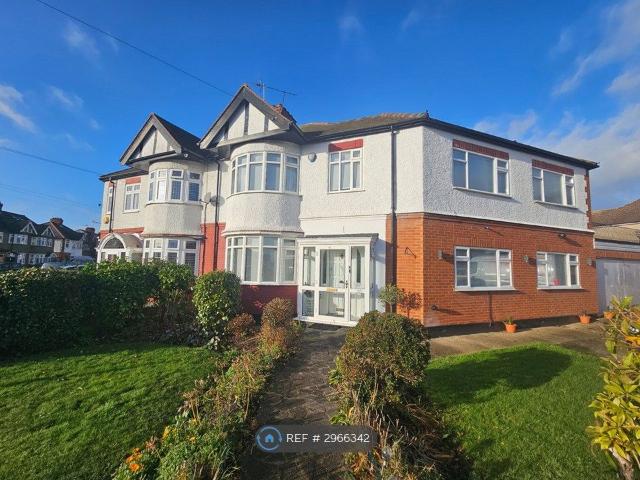 Apartment for rent in Carterhatch, Greater London