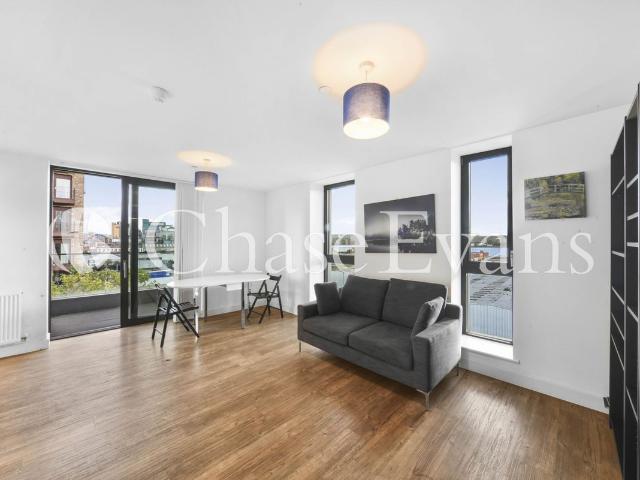 Apartment for rent in Silvertown, Greater London