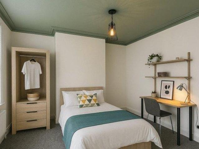 House for rent in Kensington, Calderstones