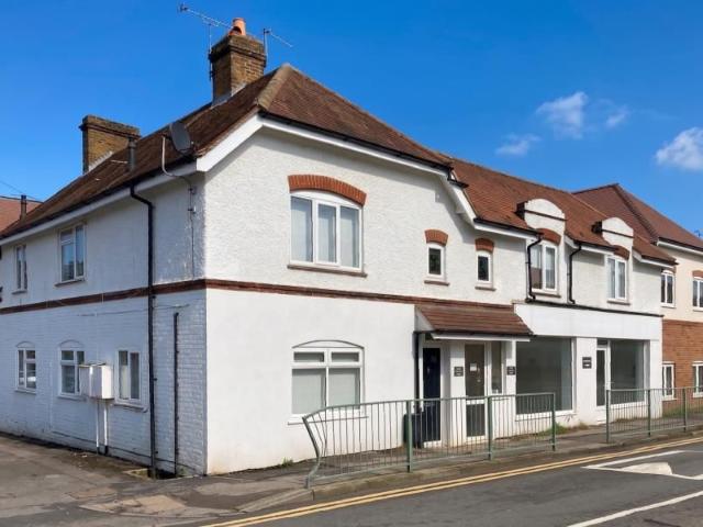 Apartment for rent in Brookwood, Woking