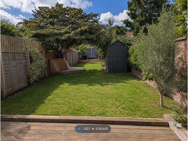 House for rent in Heigham Grove, East Bank