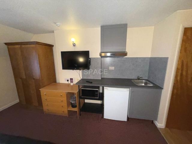 Studio for rent in Reading