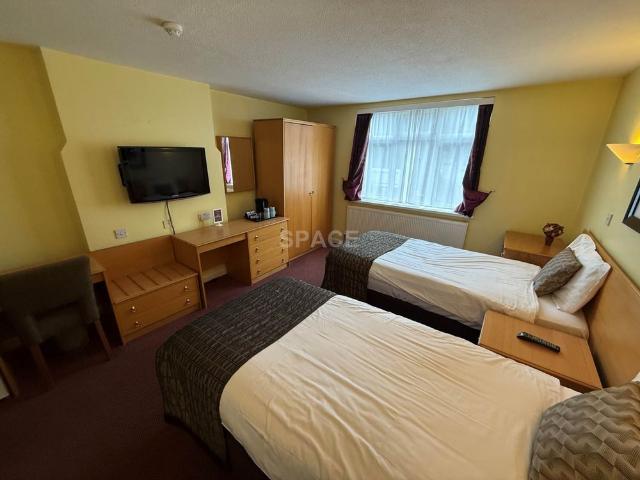 Studio for rent in Reading