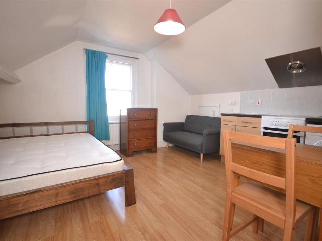 Studio for rent in Battle, Reading