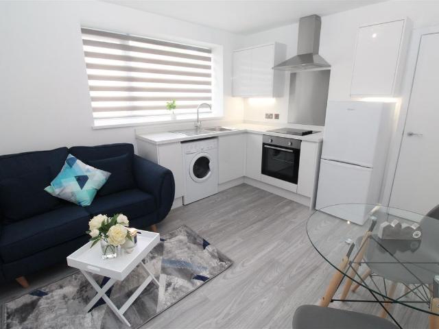 Apartment for rent in Plasnewydd, Falcon Lodge