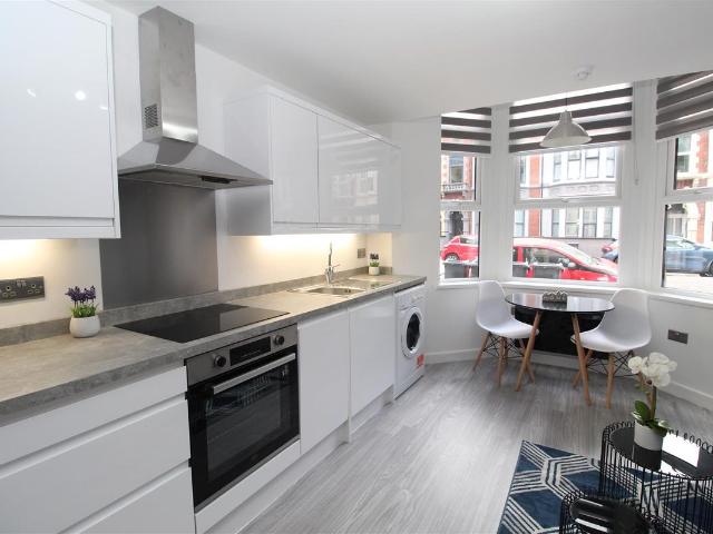 Apartment for rent in Plasnewydd, Falcon Lodge