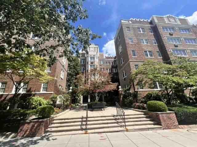 Condo for sale in Northwest, Washington