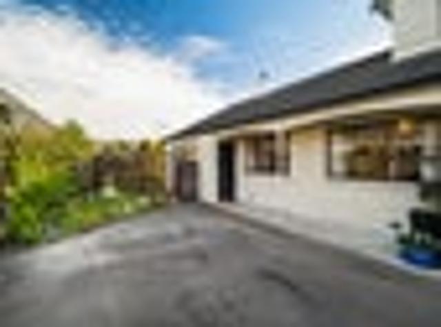 Townhouse for sale in Otakou