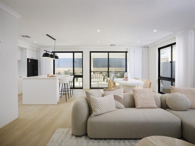 Cottage for sale in Haynes, Western Australia