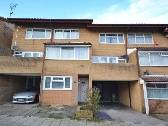 House for rent in Conniburrow, Milton Keynes