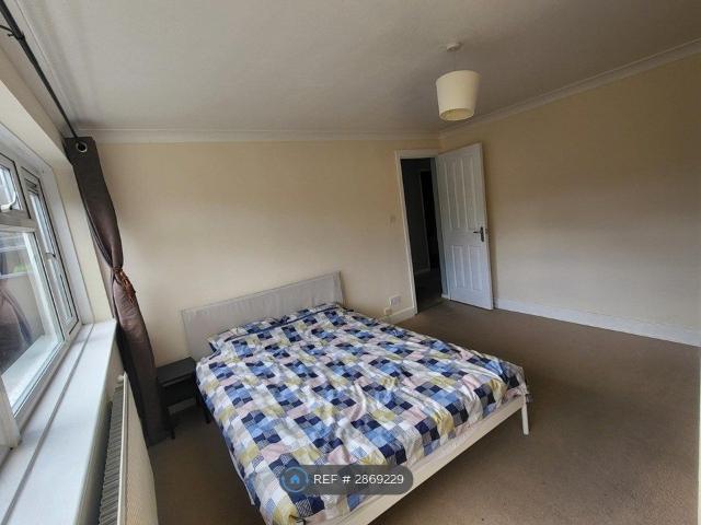 Room for rent in Great Linford, Milton Keynes
