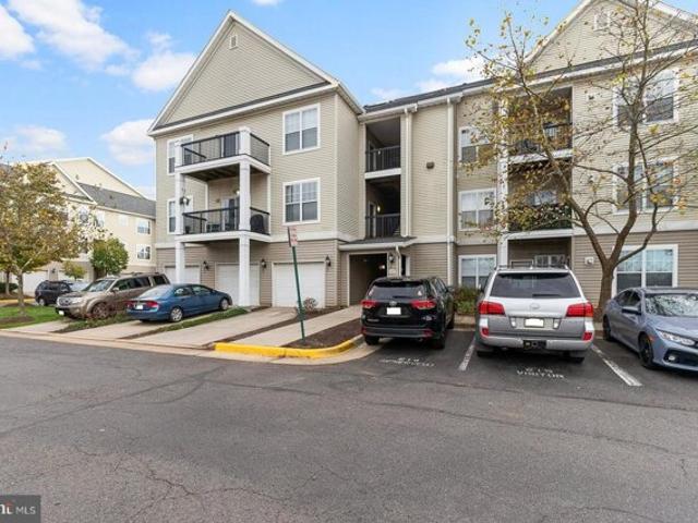 Condo for sale in Centreville