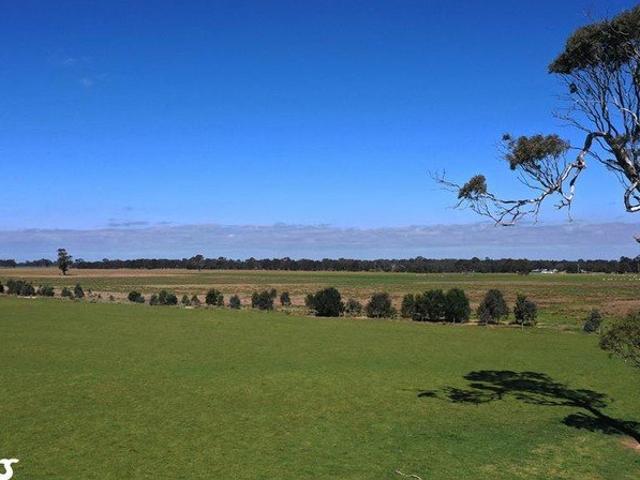 Cottage for sale in Stratford, Shire of Wellington