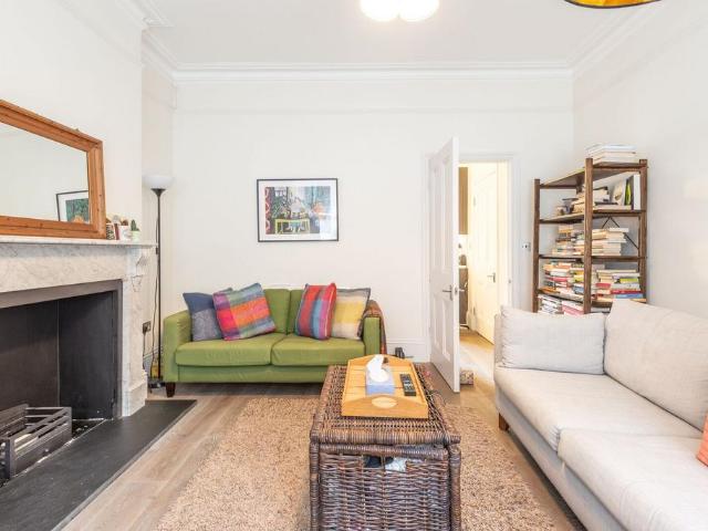 Apartment for rent in Maitland Park, Greater London