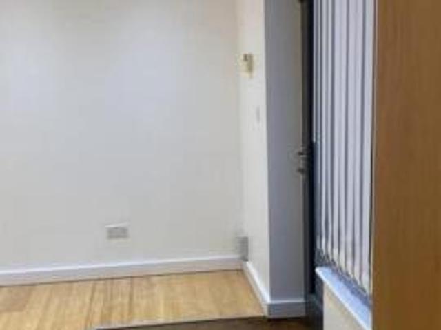 House for rent in Follaton, Strode