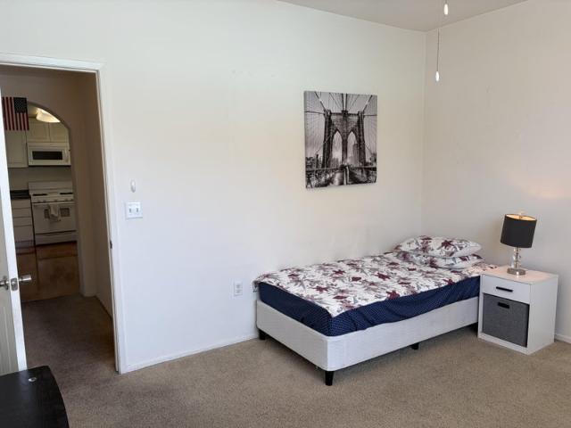 Room for rent in Canoga Park, California