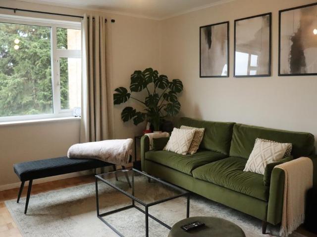 Apartment for rent in Horsell, Woking
