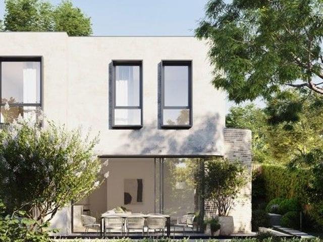 Townhouse for sale in Camberwell