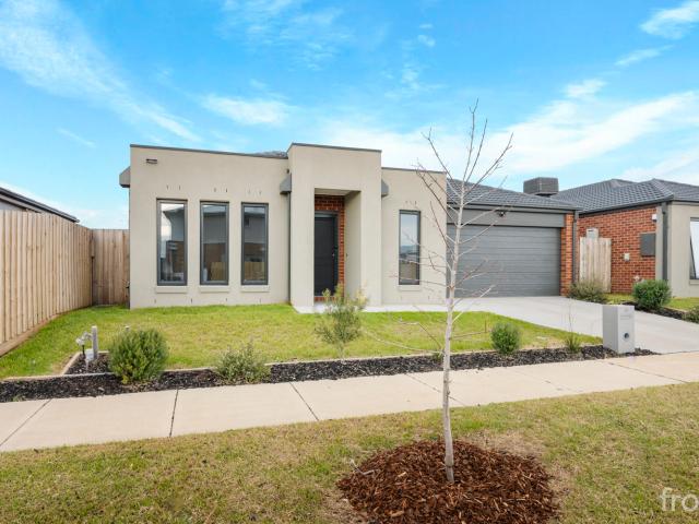 Townhouse for sale in Wallan, Victoria