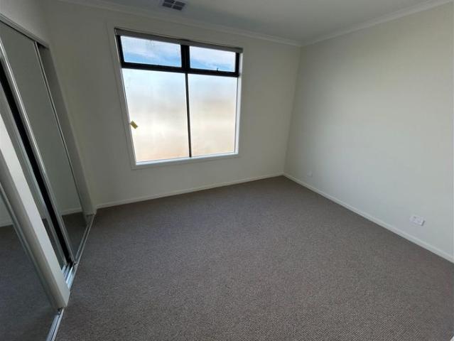 Townhouse for rent in Camerons Creek, Victoria