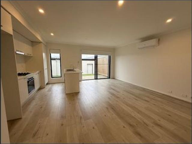 Townhouse for rent in Camerons Creek, Victoria