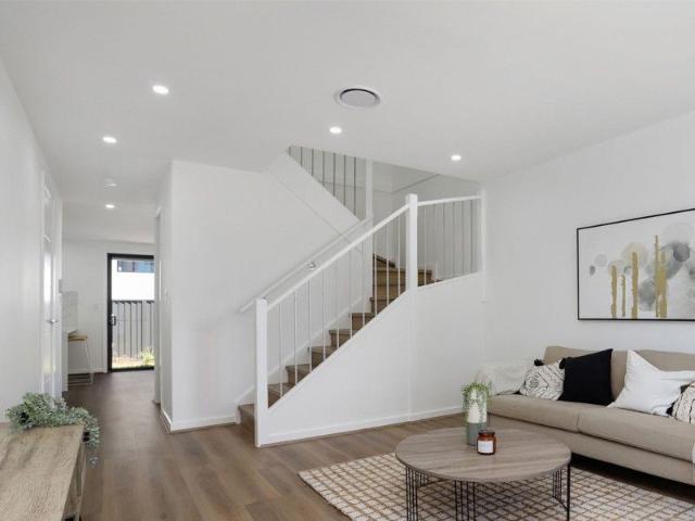 Cottage for sale in Sydney, New South Wales