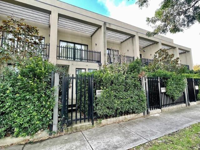 Townhouse for rent in Camerons Creek, Victoria