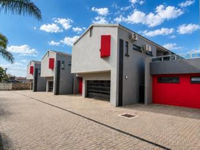 House for rent in Waterkloof, Gauteng