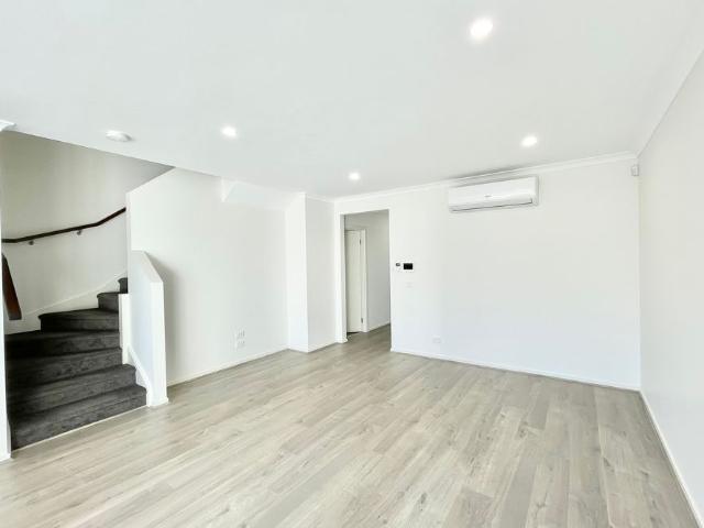 House for rent in Mount Atkinson, Melbourne