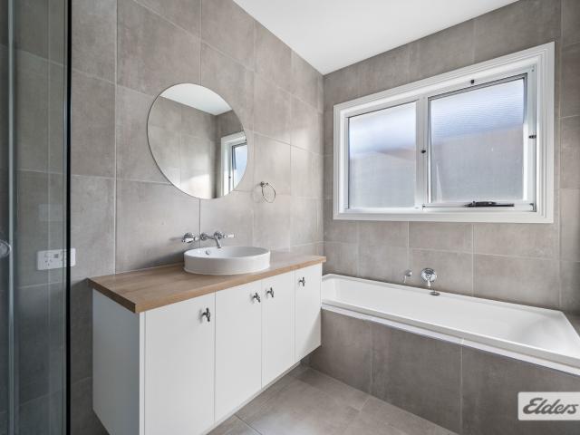 House for sale in Tangambalanga, Victoria