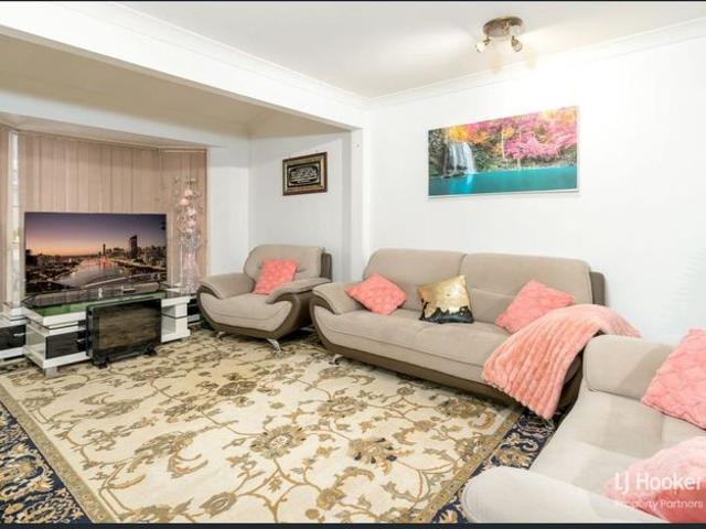 Townhouse for rent in Toombul, Queensland