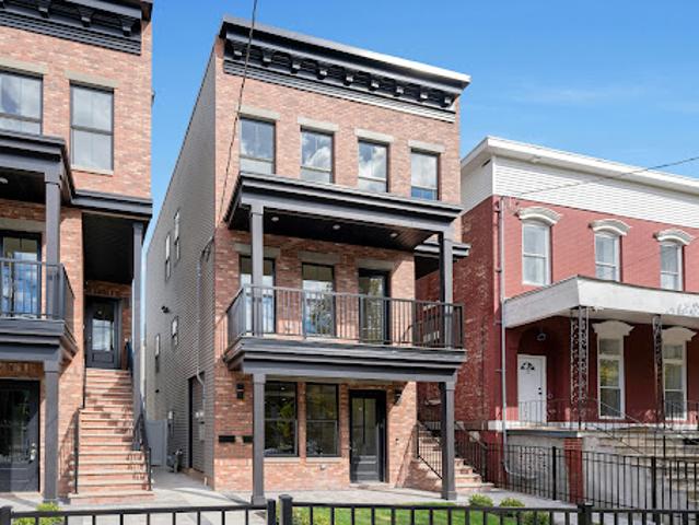 Apartment for sale in Hudson, New Jersey