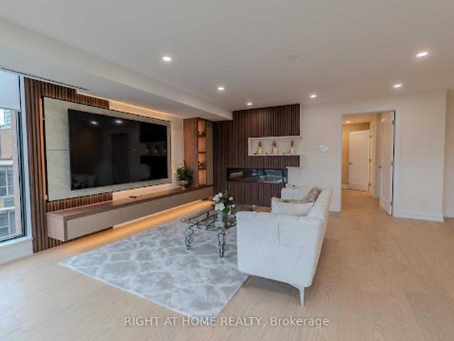 Apartment for sale in Woburn, Ontario