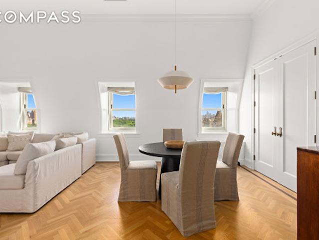 Apartment for sale in Arverne, New York