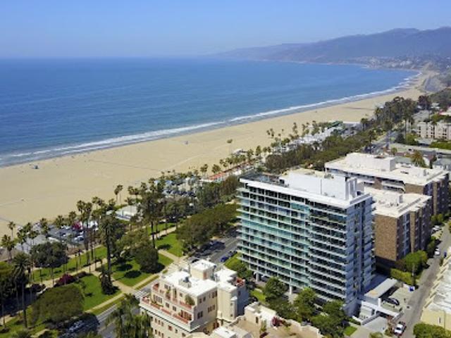 Apartment for sale in Santa Monica, California