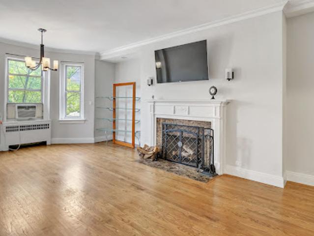 Apartment for sale in Great Neck