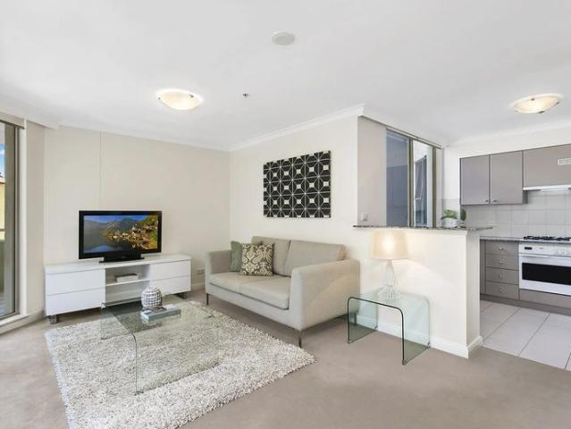 Apartment for rent in Lower North Shore, Sydney