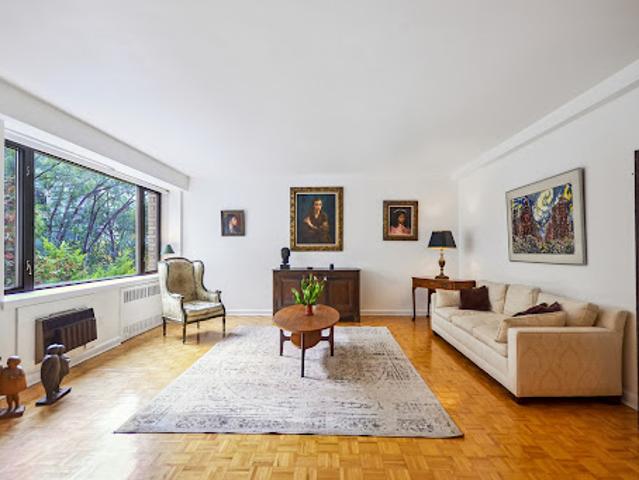 Apartment for sale in Woburn, Ontario