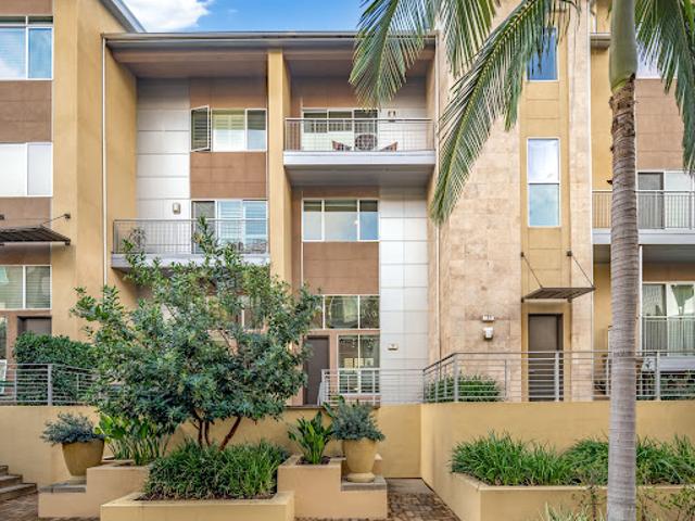 Apartment for sale in Irvine, California