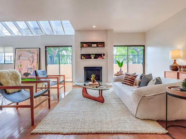 Apartment for sale in Los Angeles
