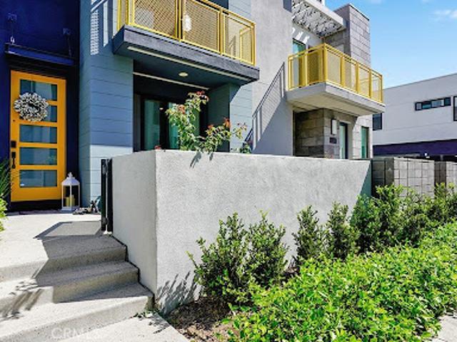 Apartment for sale in Tustin, California