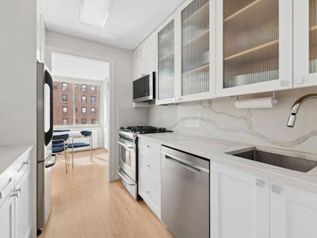 Apartment for sale in Arverne, New York