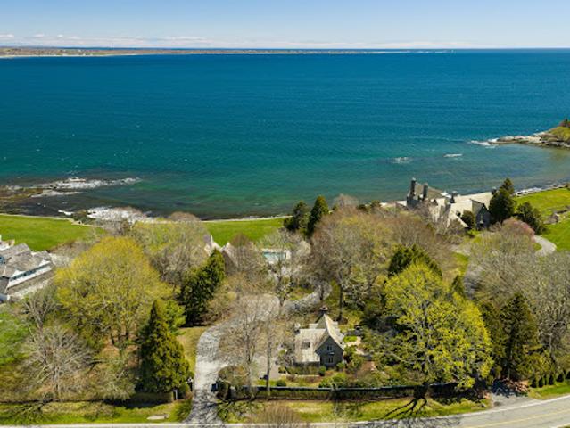 Apartment for sale in Middletown, Rhode Island