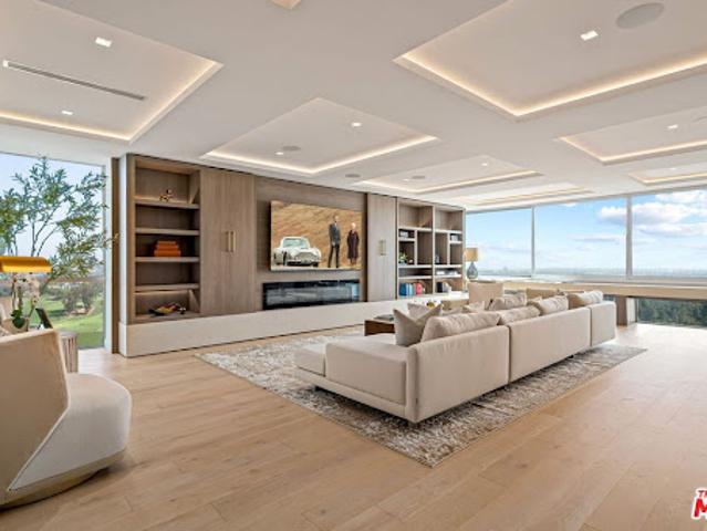 Apartment for sale in Los Angeles