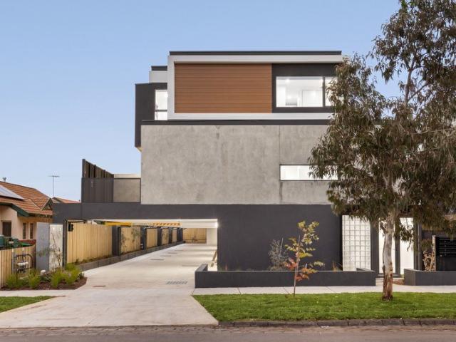 Townhouse for sale in Camerons Creek, Victoria